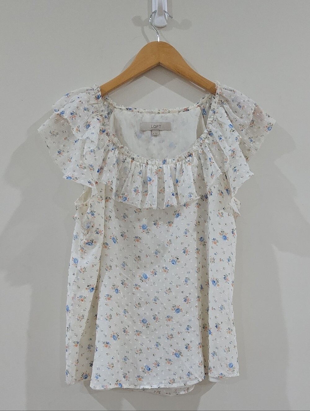 Feminine LOFT M White Floral Clip Dot Ruffle Sleeveless Boho Summer Top
